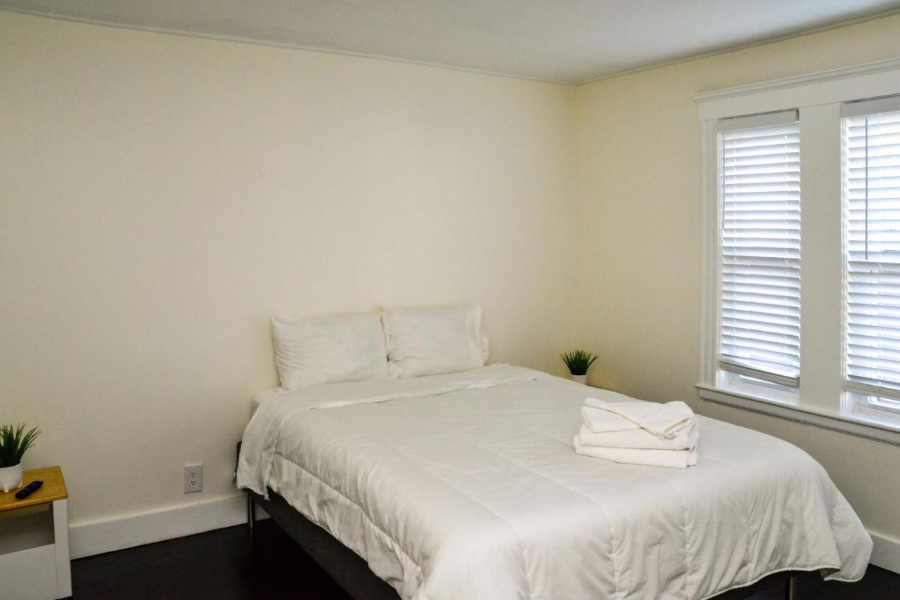 Modern Two Bedroom Condo - Boston Stoneham Luaran gambar