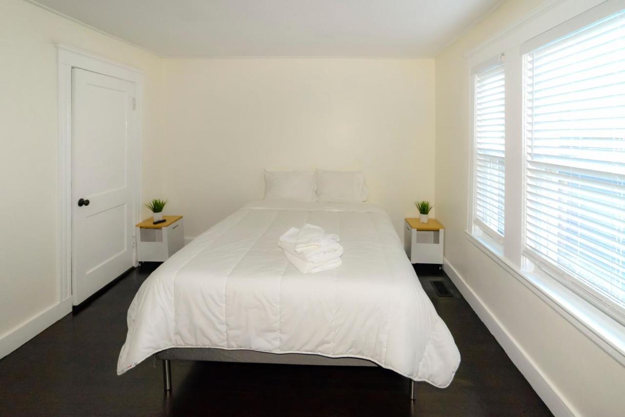 Modern Two Bedroom Condo - Boston Stoneham Luaran gambar