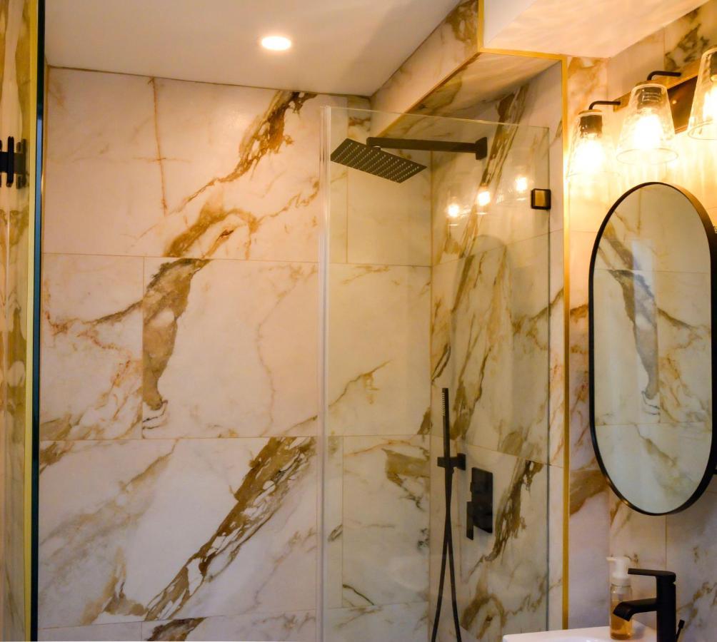 Modern Two Bedroom Condo - Boston Stoneham Luaran gambar
