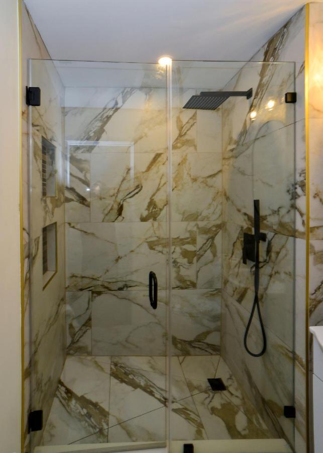 Modern Two Bedroom Condo - Boston Stoneham Luaran gambar