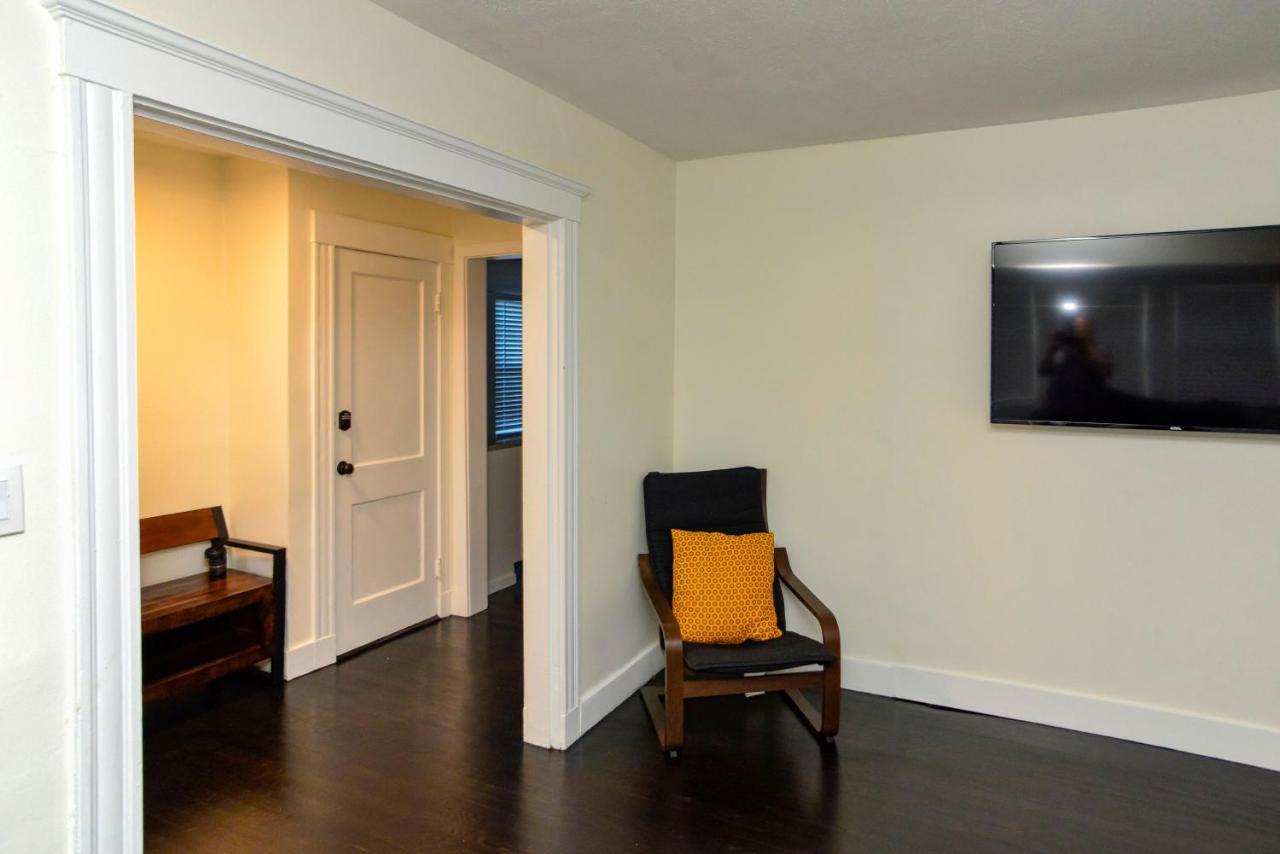 Modern Two Bedroom Condo - Boston Stoneham Luaran gambar