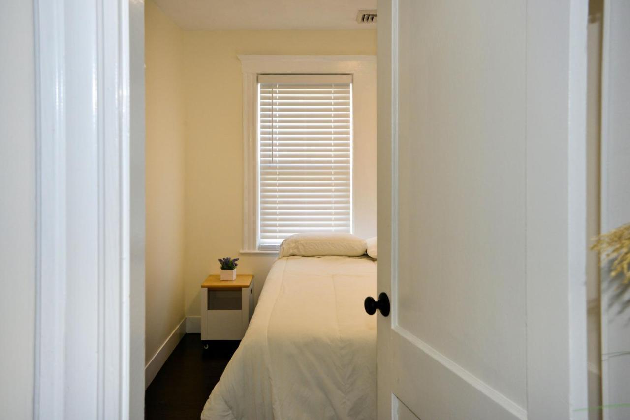 Modern Two Bedroom Condo - Boston Stoneham Luaran gambar